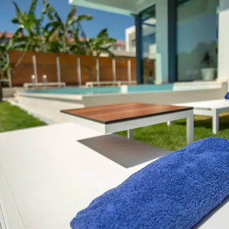 Luxury Glass - 200 Meters From The N * Daratsos