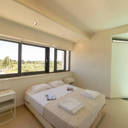 Luxury Glass - 200 Meters From The N
