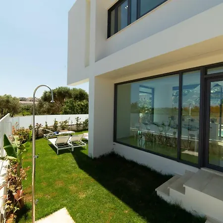 Luxury Glass - 200 Meters From The N Villa Daratsos
