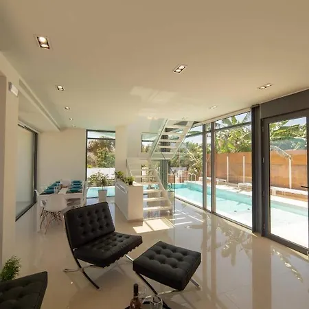 Luxury Glass - 200 Meters From The N Daratsos
