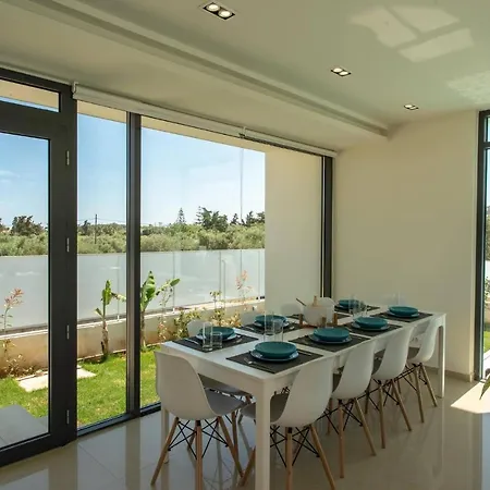 Luxury Glass - 200 Meters From The N Villa