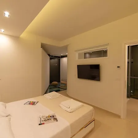 Luxury Glass - 200 Meters From The N * Daratsos