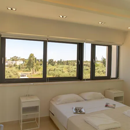 Luxury Glass - 200 Meters From The N Villa Daratsos