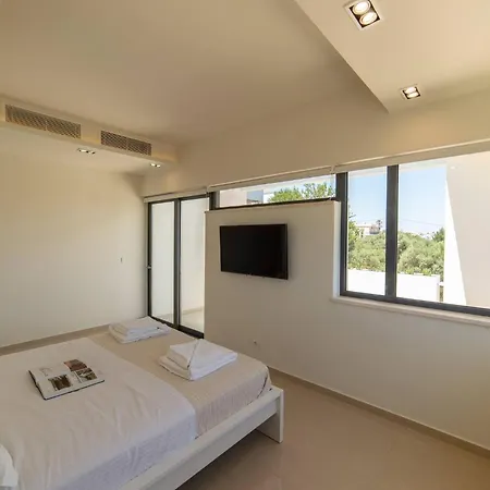Luxury Glass - 200 Meters From The N Villa Daratsos