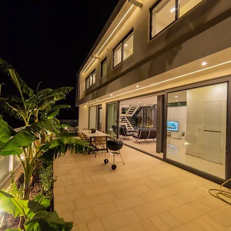 Luxury Glass - 200 Meters From The N Villa *