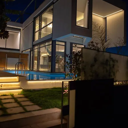 Villa Luxury Glass - 200 Meters From The N