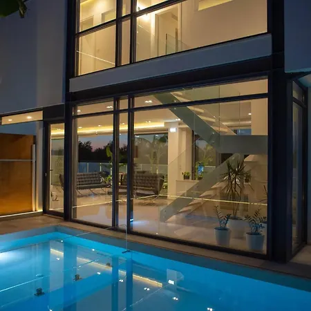 Luxury Glass - 200 Meters From The N Villa