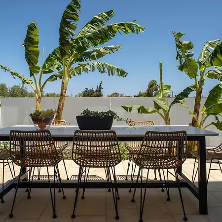 Villa Luxury Glass - 200 Meters From The N Daratsos